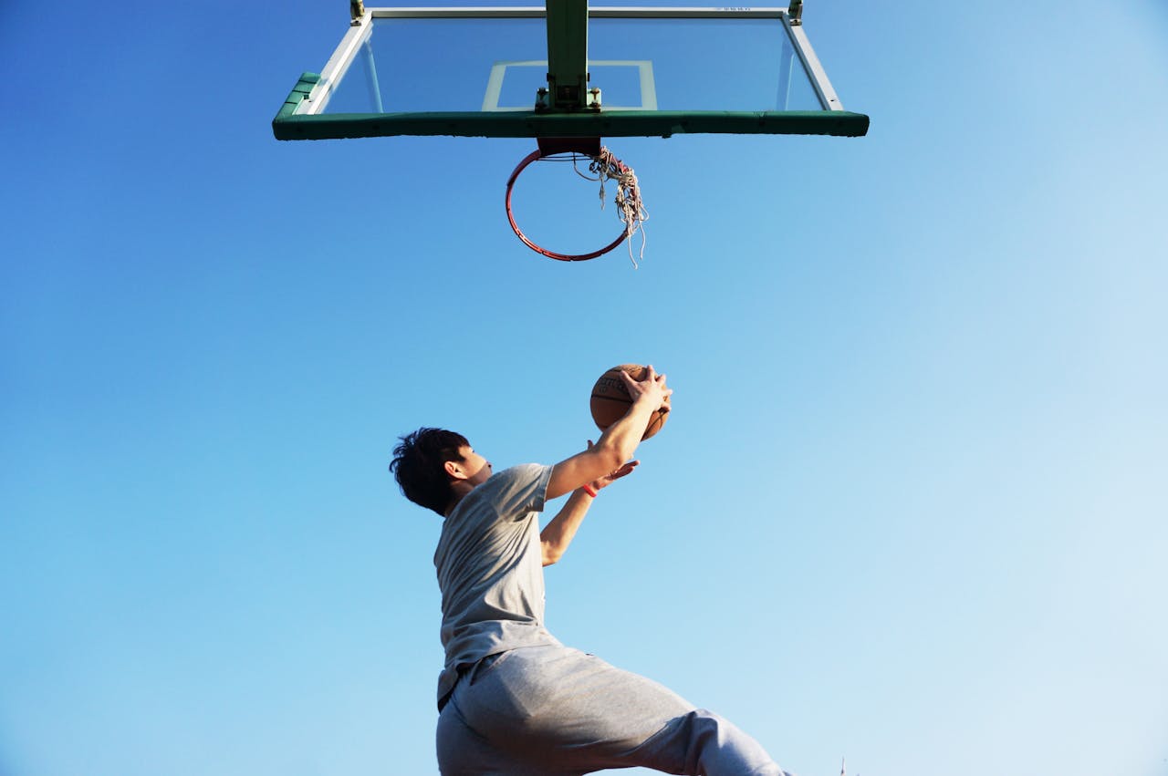 basketball dunk blue game 163452.jpeg